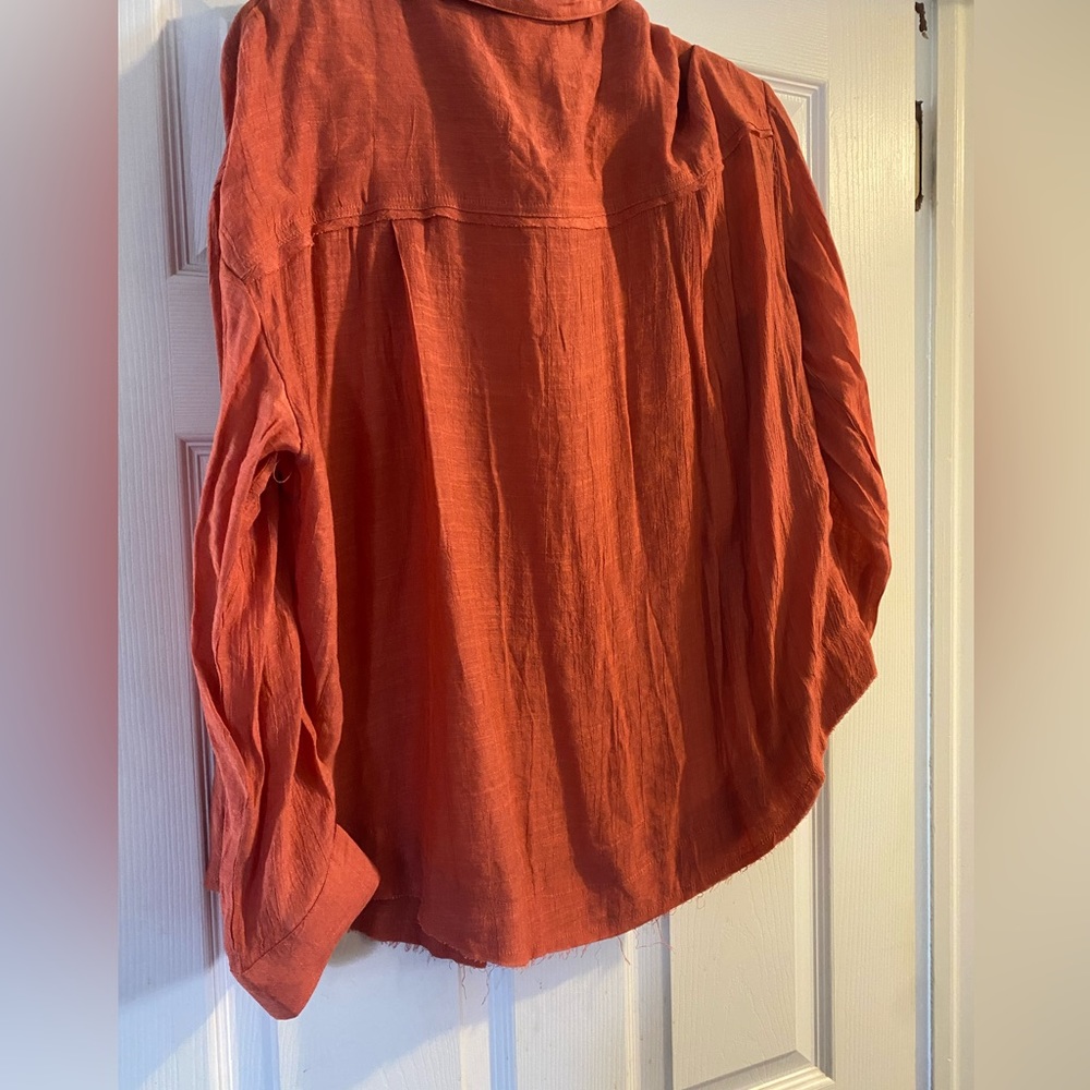Listicle button down - Picture 3 of 5